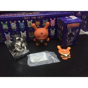 Kidrobot Dunny 2009 Series Shawnimal Vinyl  3" Soothsayer 2/25 Complete